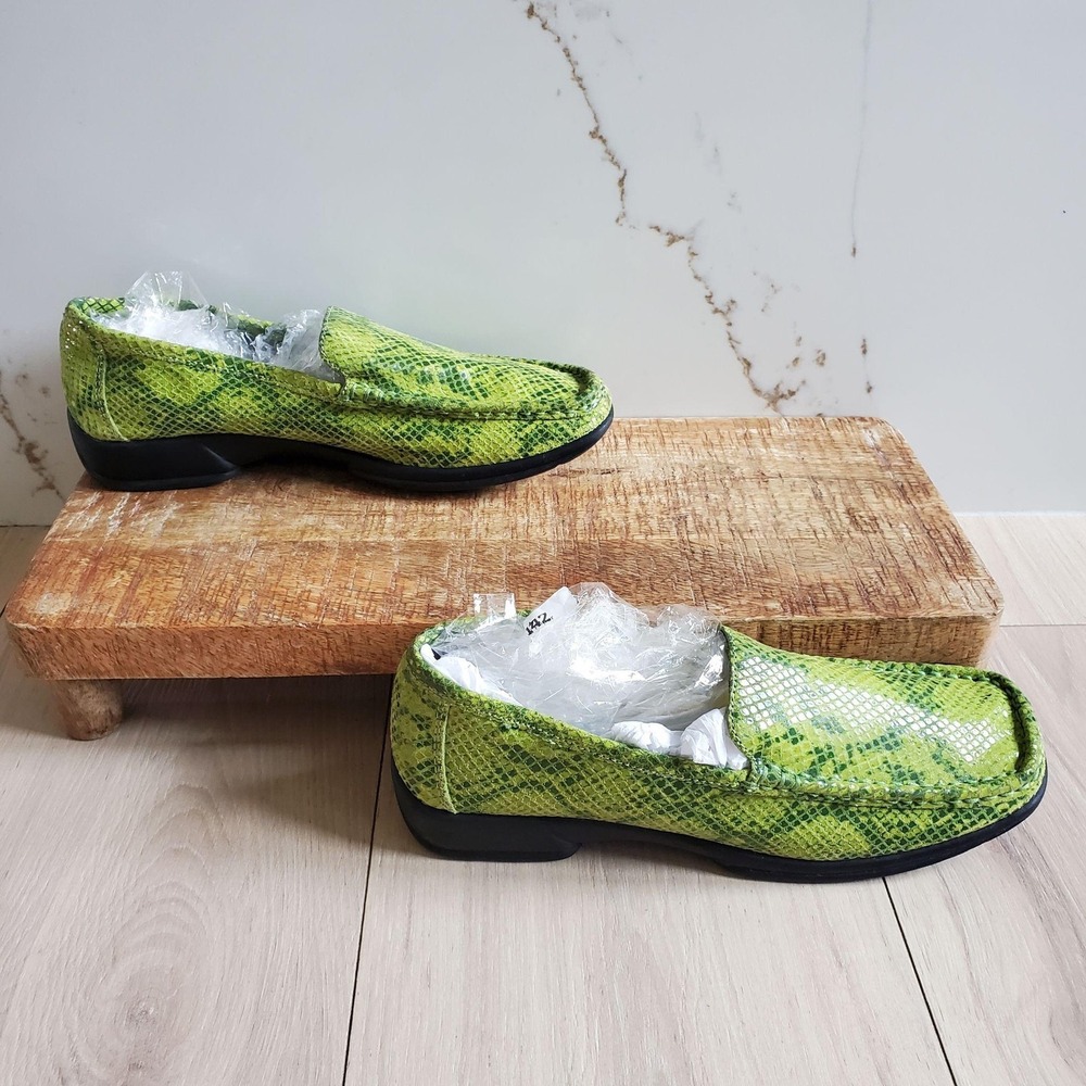 GLACÉE Loafers Womens 7 Green Leather Snake Print Slip On Square Toe Casual